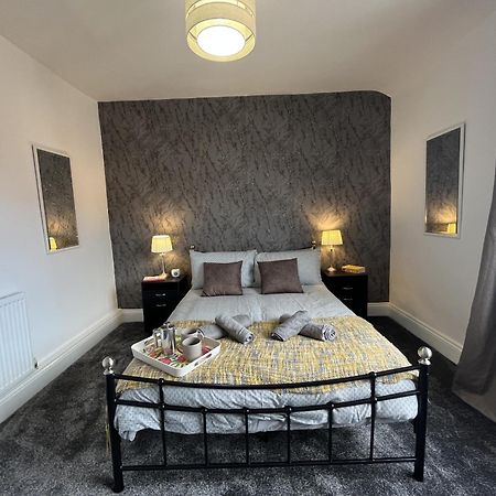 Modernised Central Wigan Townhouse Sleeps Up To 6 Exterior foto