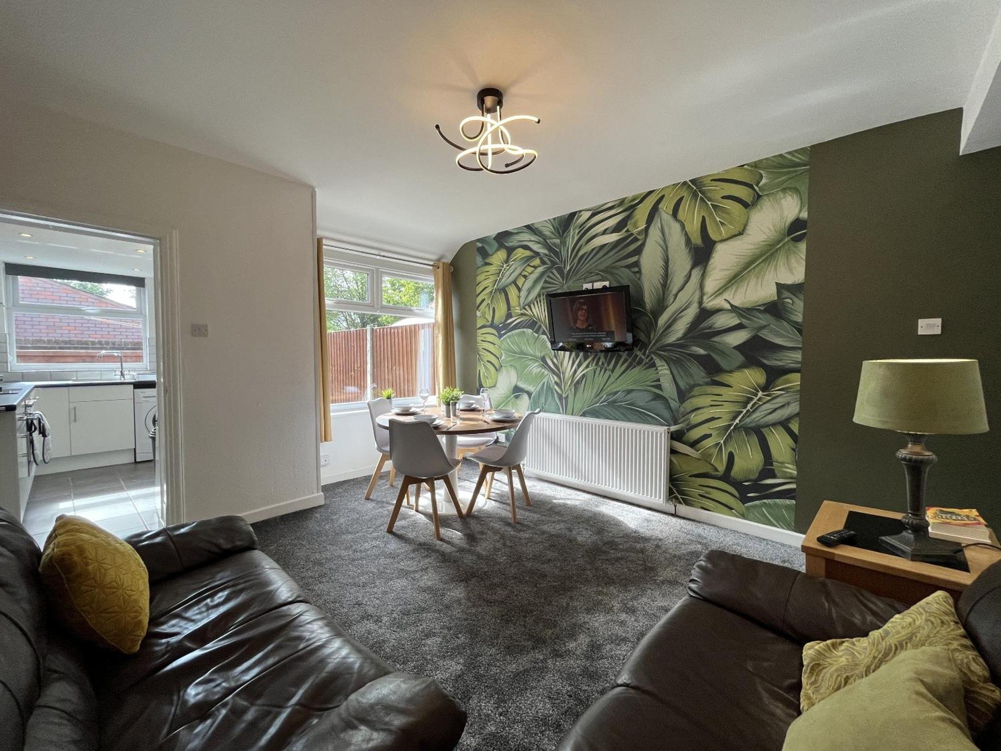 Modernised Central Wigan Townhouse Sleeps Up To 6 Exterior foto